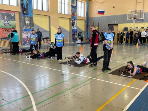 Студенты первого курса Алапаевского филиала приняли участие в военно-спортивной игре «Зарница».