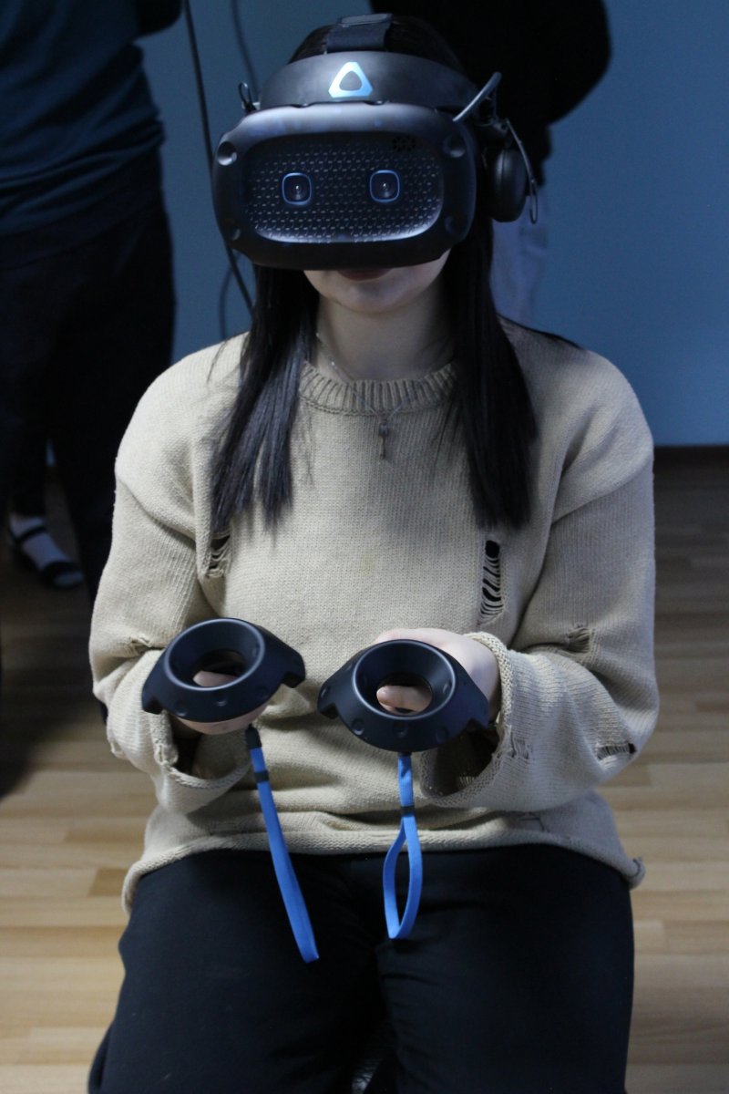 Няганские студенты приняли участие в предновогоднем реально-виртуальном проекте